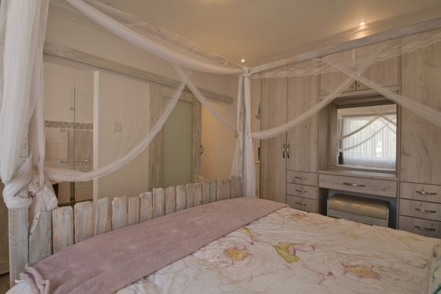 4 Bedroom Property for Sale in Outeniqua Strand Western Cape